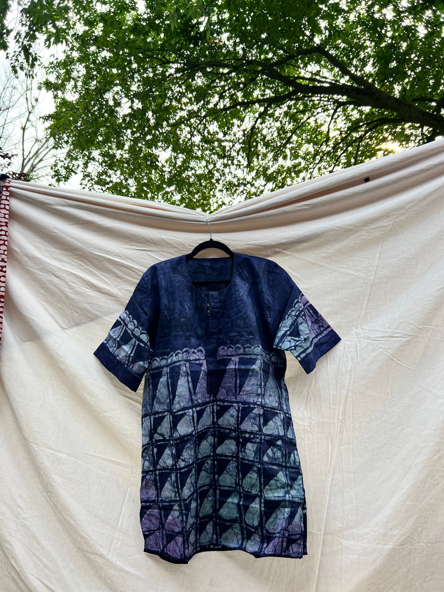 Yeye’s Indigo Unisex Top