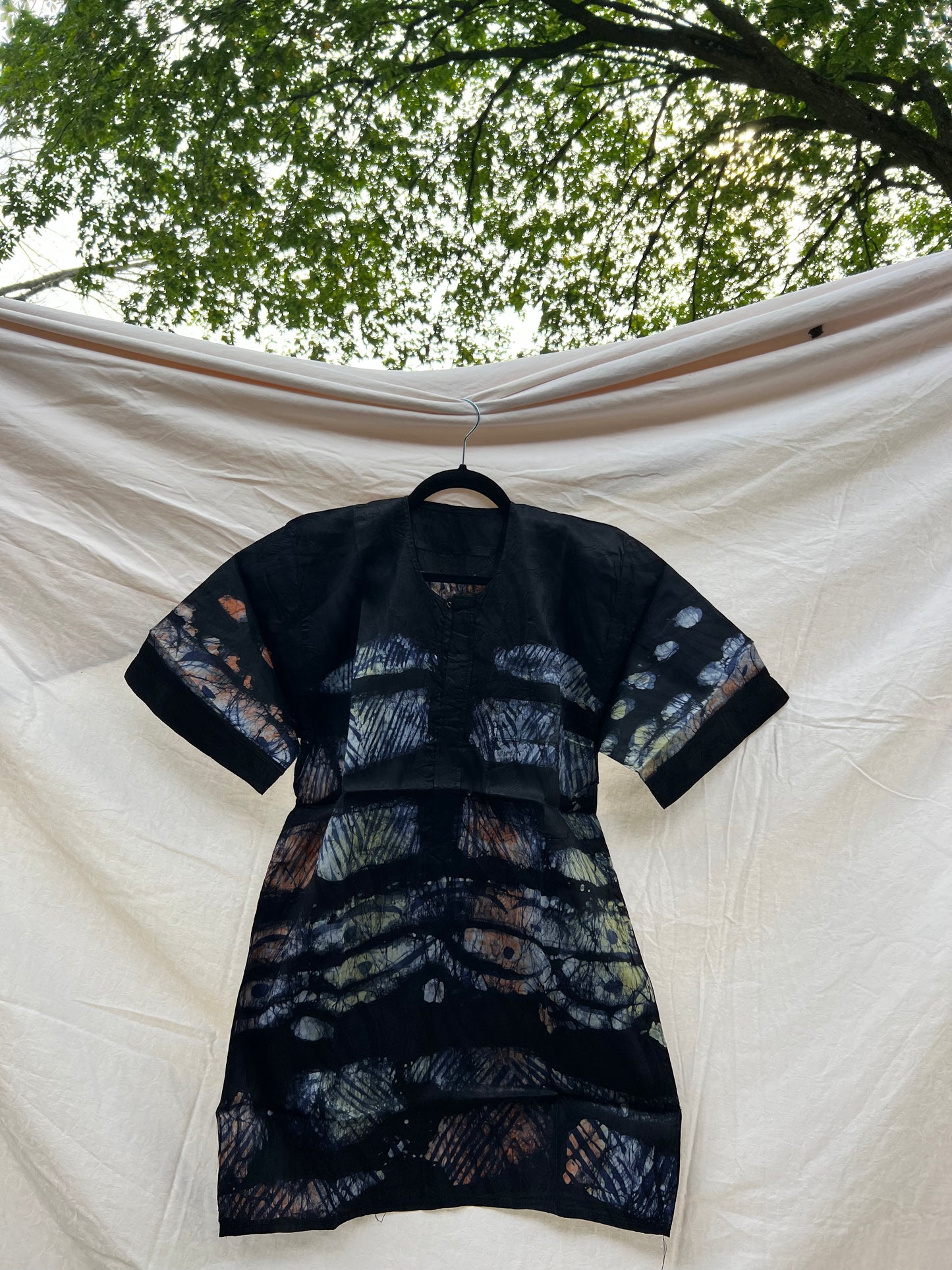 Yeye’s Indigo Unisex Top