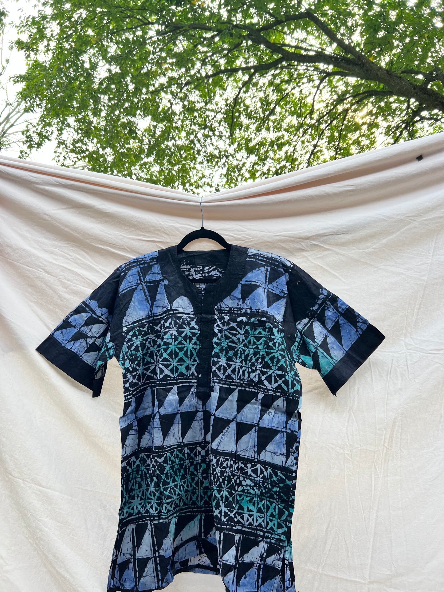 Yeye’s Indigo Unisex Top