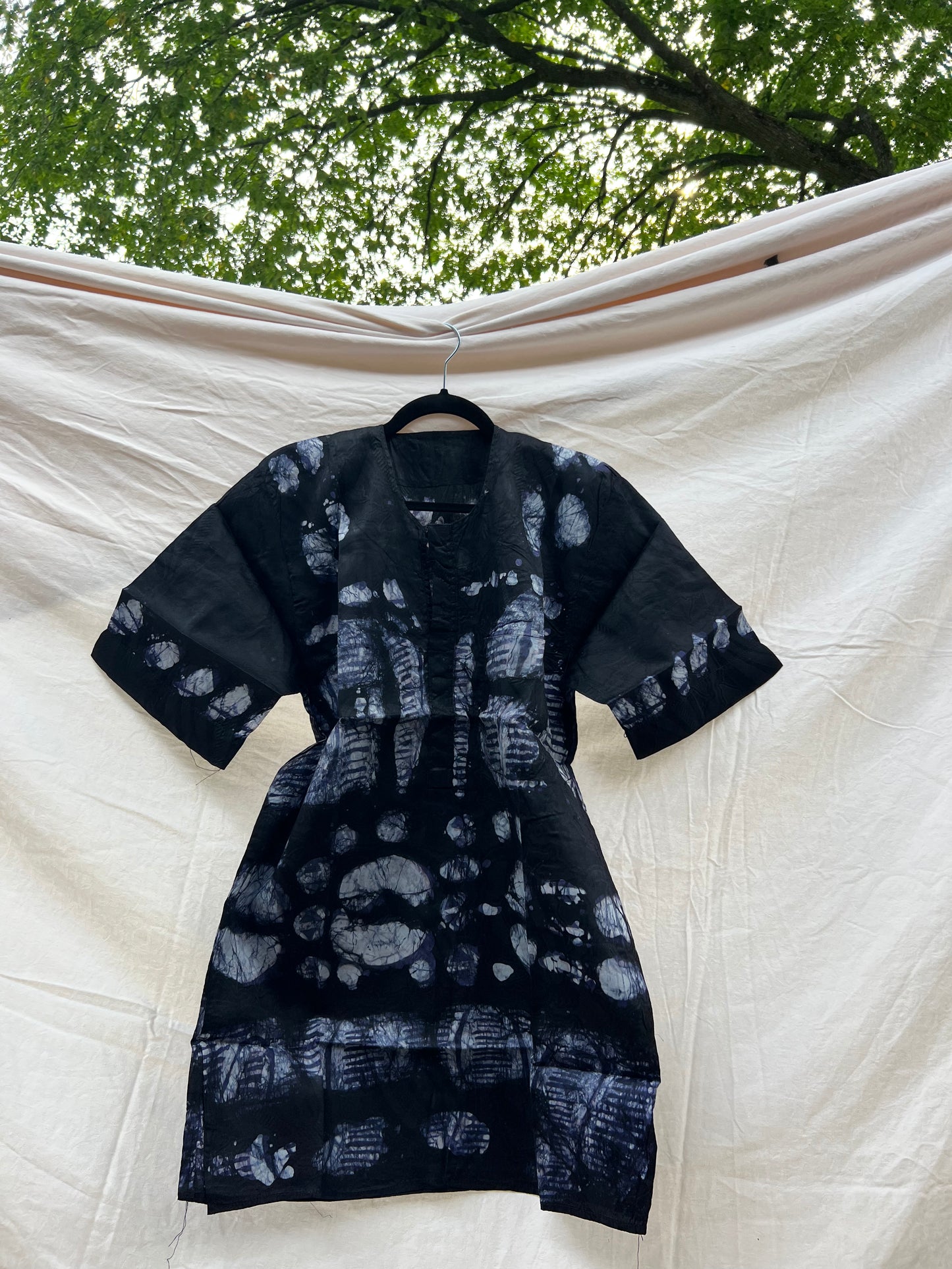 Yeye’s Indigo Unisex Top