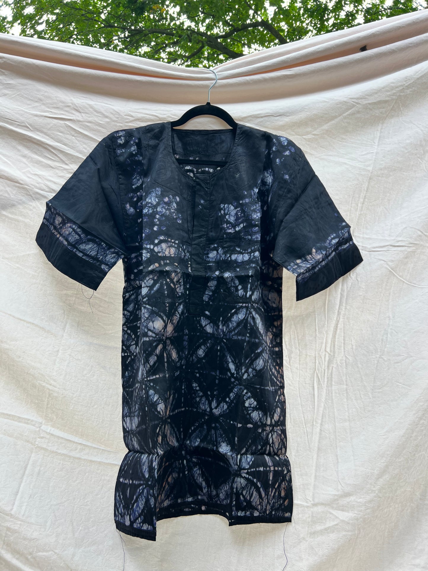 Yeye’s Indigo Unisex Top