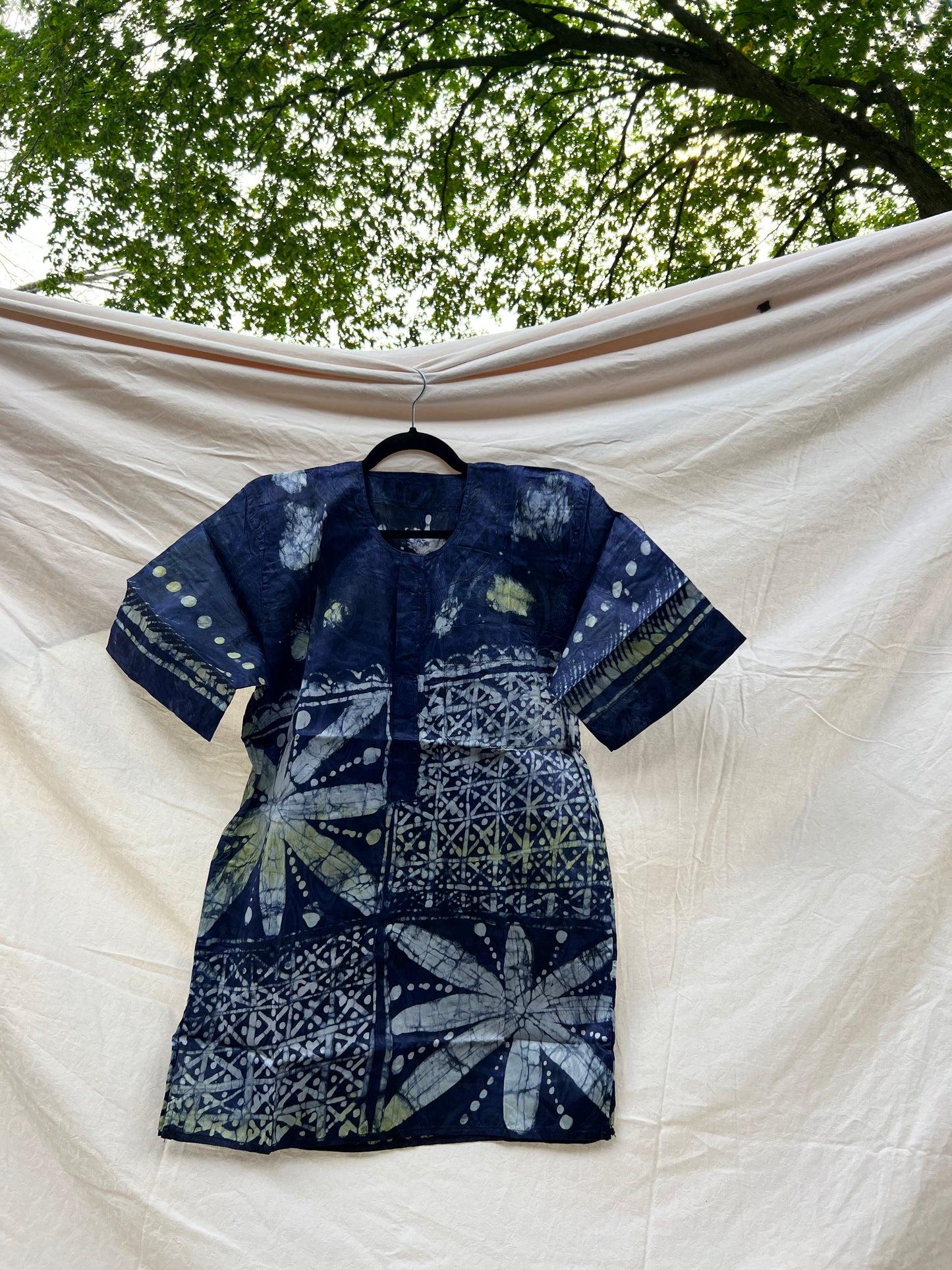 Yeye’s Indigo Unisex Top