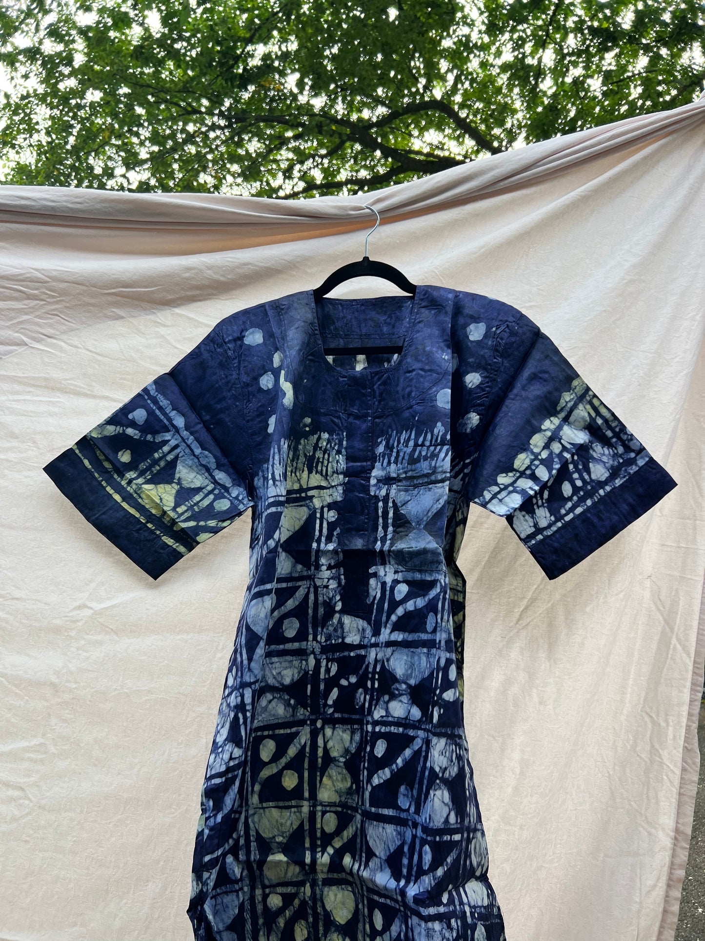 Yeye’s Indigo Unisex Top