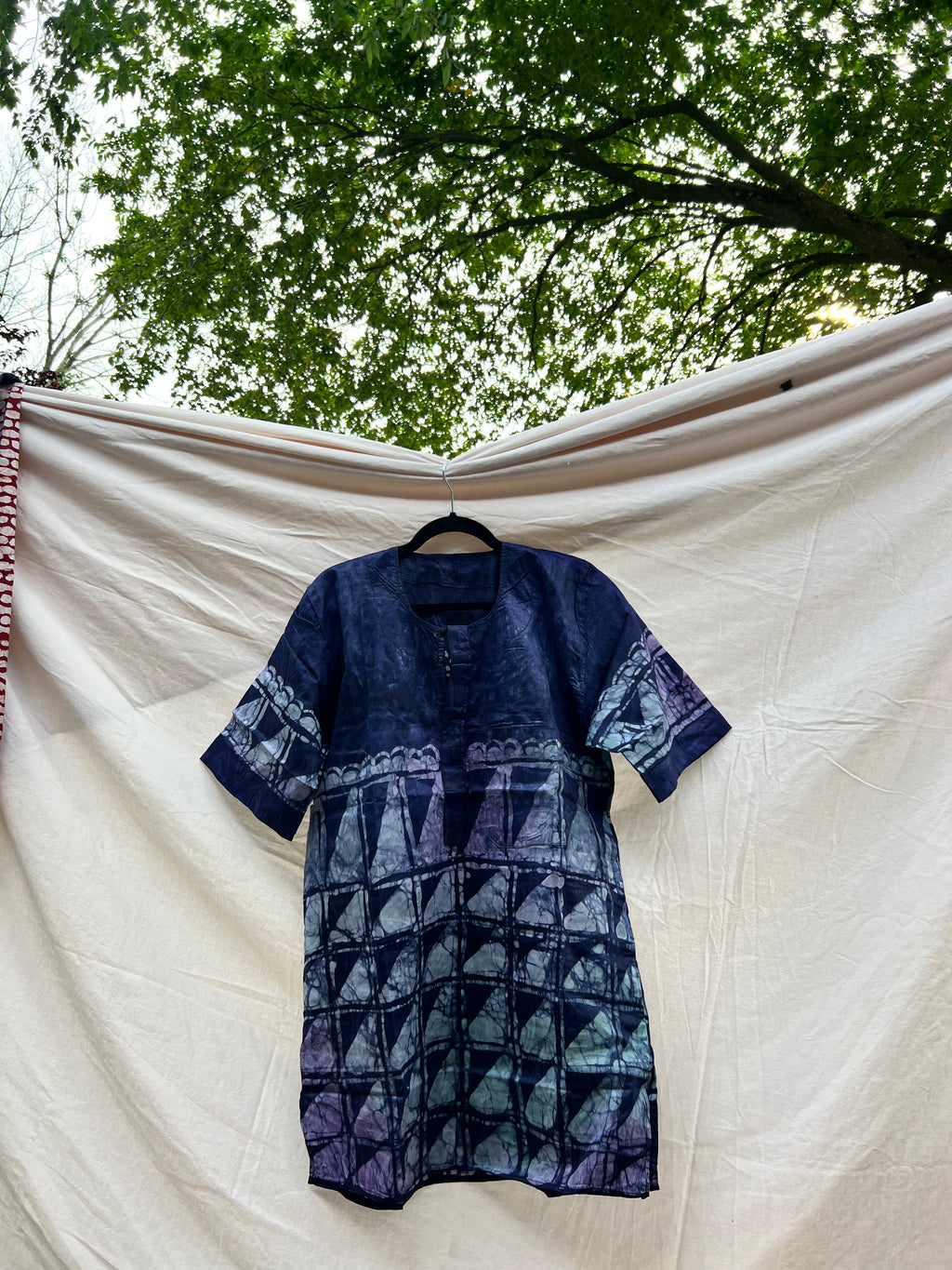 Yeye’s Indigo Unisex Top